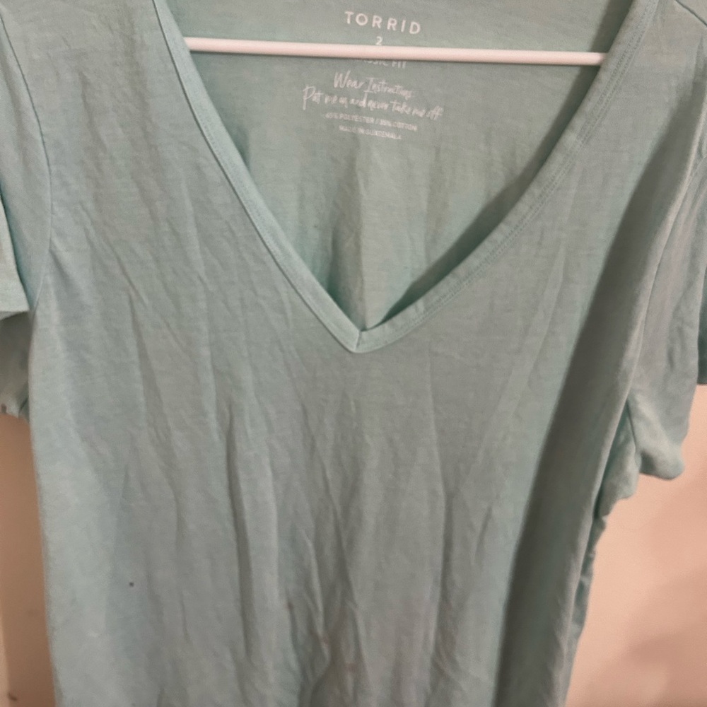 Torrid Size 2X Classic Fit Women's Aqua V-Neck Tee